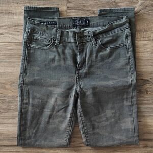 EUC Lucky Brand Camo Brooke Legging Jeans